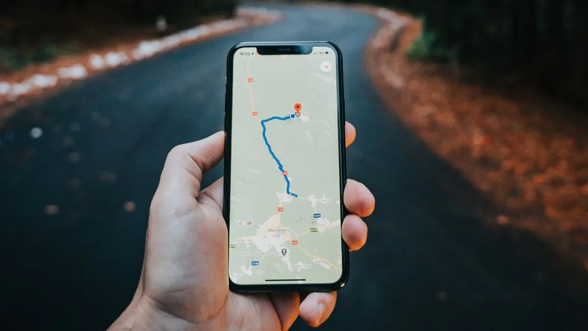 google-maps-introduces-new-ai-alerts-for-road-widths-flyovers-ev-charging-stations-and-more-full-details